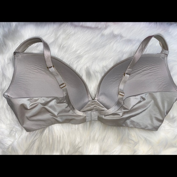 Victoria’s Secret Plunge Bra - Picture 2 of 6